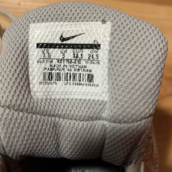 Nike lacrosse Cleats - Picture 3 of 6